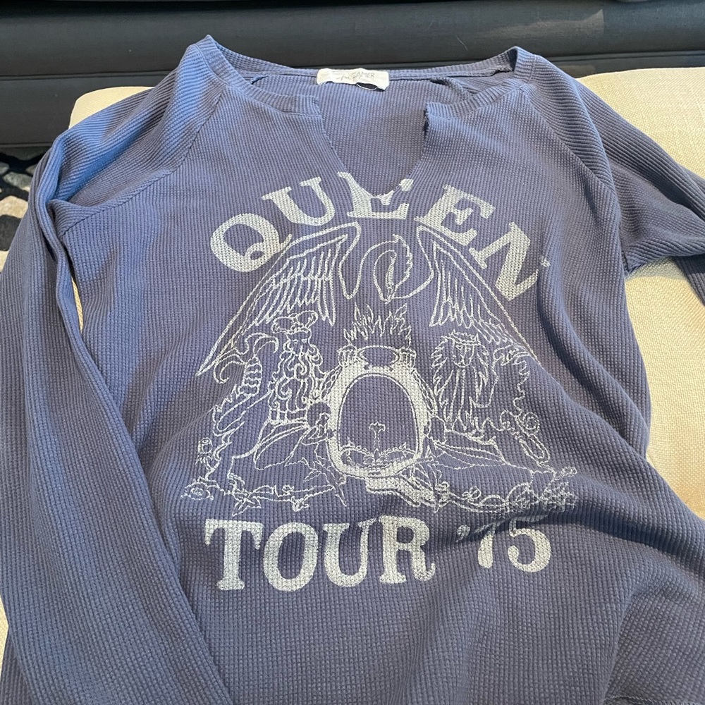Adorable free people long sleeve band tee